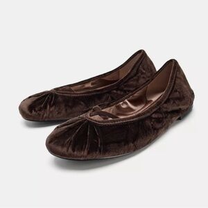 Zara NWT Brown velvet ruched ballet flats